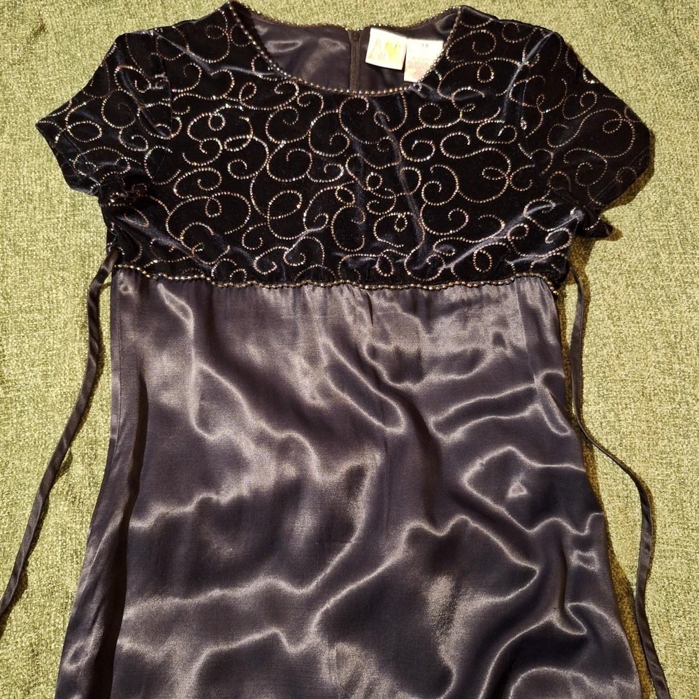 Chic Black Satin Maxi Dress